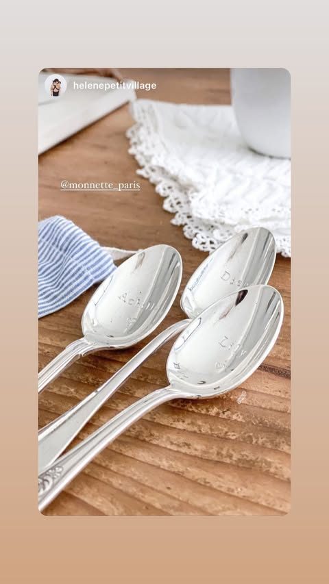 Monnette Paris、お客様が撮影した刻印入りの品